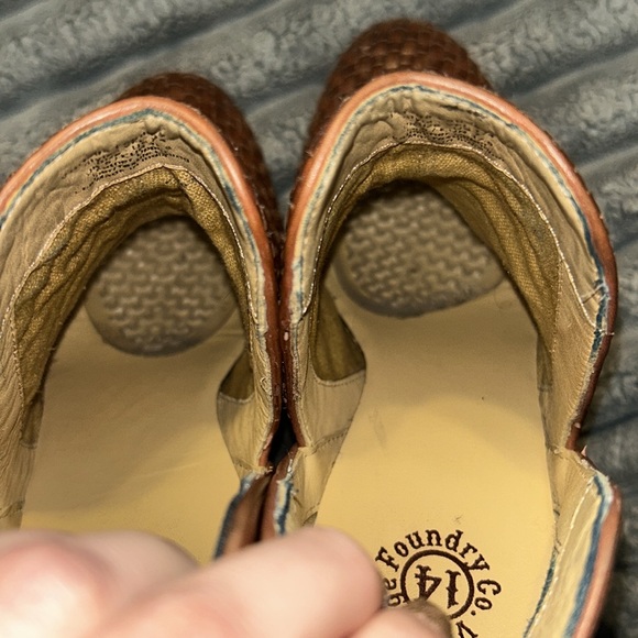 Vintage Foundry Co. Skyler Women's Leather Ankle Boots - Picture 12 of 14